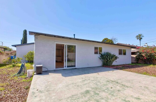 Building Photo - Spacious & Newly Renovated 4-Bed/2-Bath Ho...