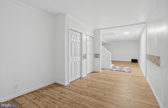 Building Photo - 6401 Wolf Run Hunt Ct