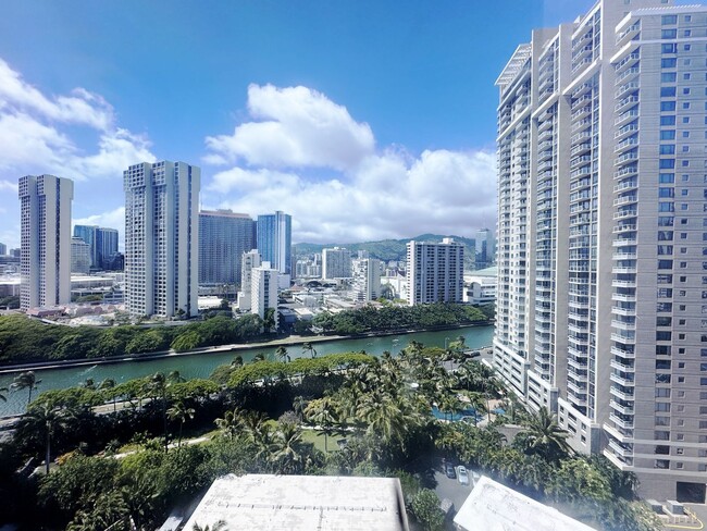 Building Photo - Furnished Waikiki Condo with A/C and Utili...