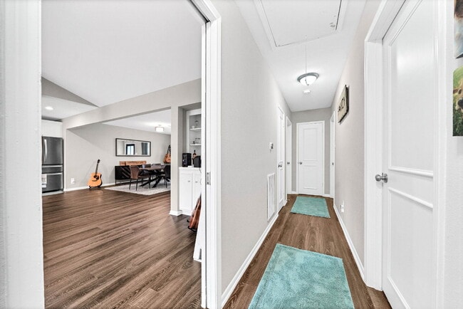 Building Photo - Charming 4-Bed Home with Granite Elegance in Sugar Land