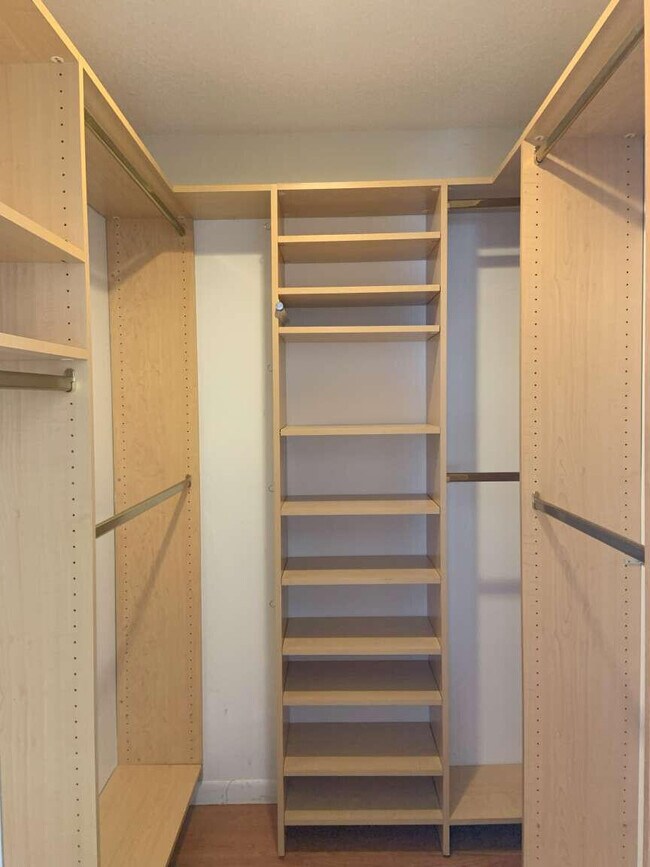 Building Photo - 856 Stanton Dr