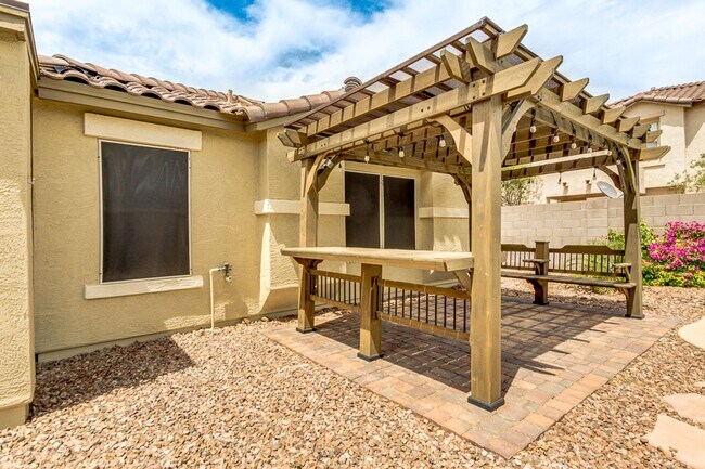 Building Photo - House with Private Pool in Spectrum at Val...