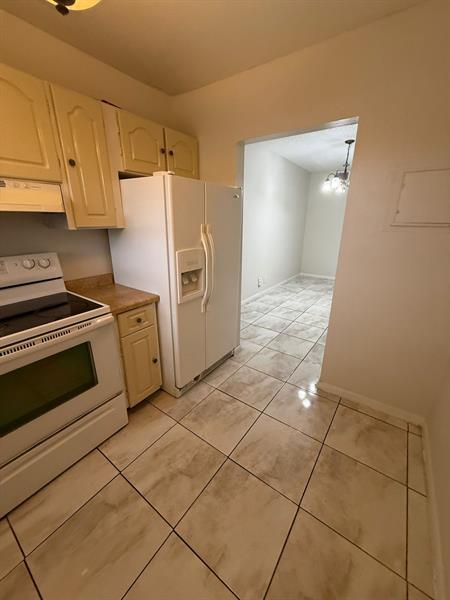 Building Photo - 2060 NW 81st Ave