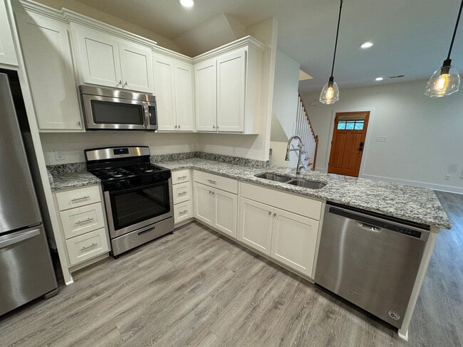 Building Photo - 3BR/3.5BA For Rent