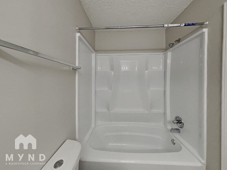 Building Photo - 4574 Summer Creek Cove