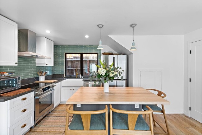 Building Photo - Woods Cove Ocean View Apartment