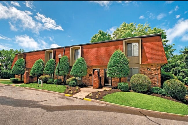 Building Photo - 595 Hicks Rd