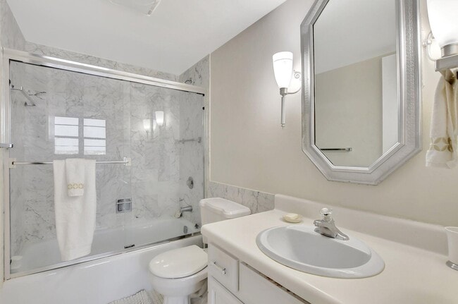 Building Photo - 2121 N Ocean Blvd