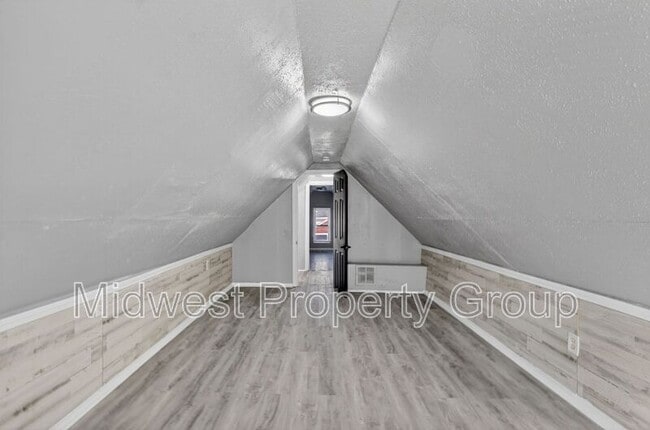 Building Photo - 6619 Etzel Ave