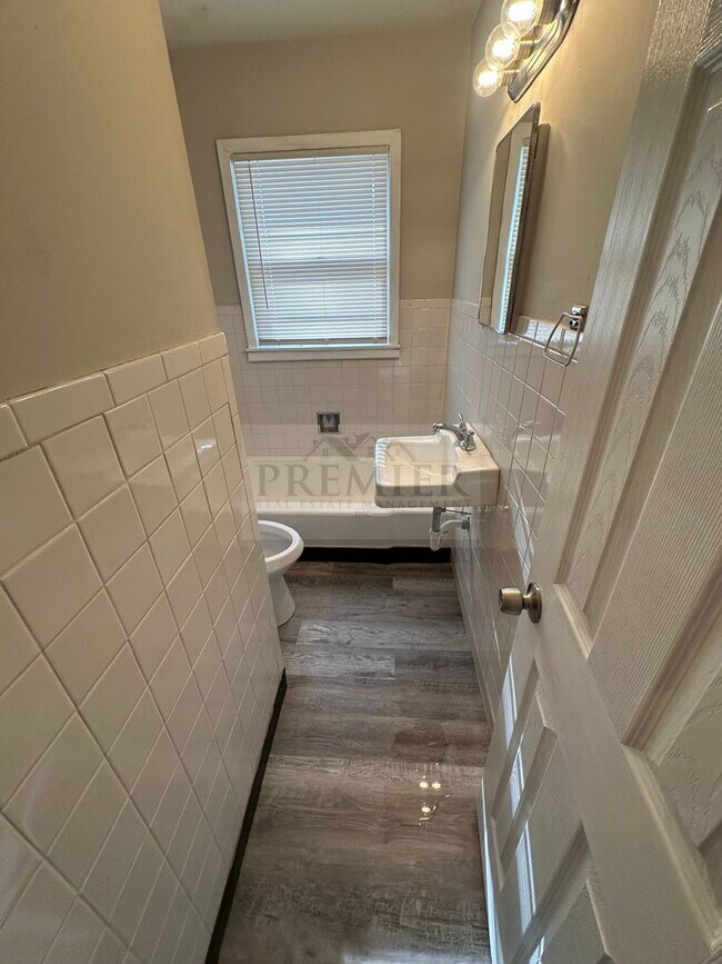 Building Photo - 107 S Arlington Ave