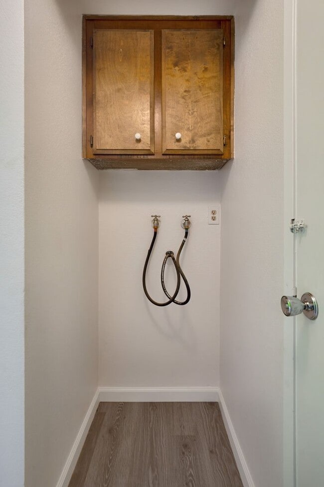 Building Photo - 317 Bridge Pl