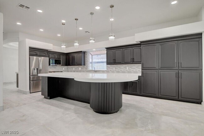 Building Photo - 2132 Lookout Point Cir