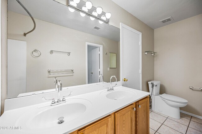 Building Photo - 4032 N 14th Pl