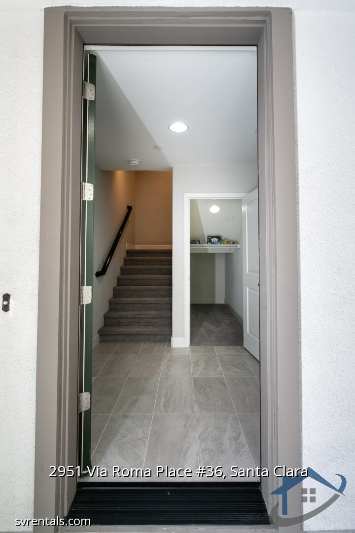 Building Photo - 2951 Via Roma Pl