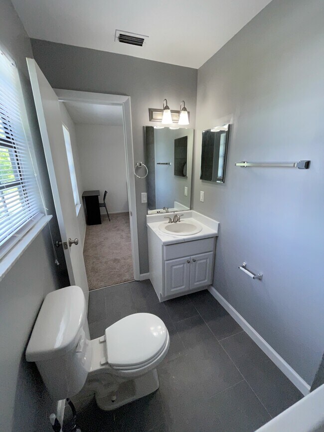 Building Photo - 2706 Graduate Ct