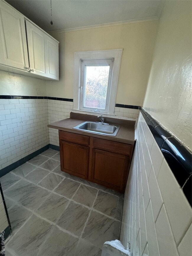 Building Photo - 21 2nd St