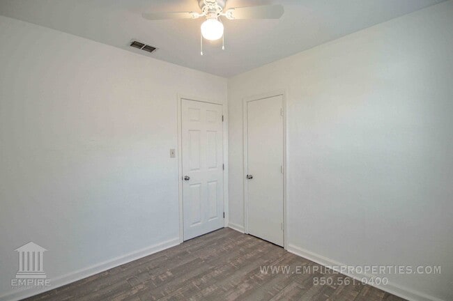 Building Photo - Ask about $500 move in special on this great Duplex Just South of Downtown
