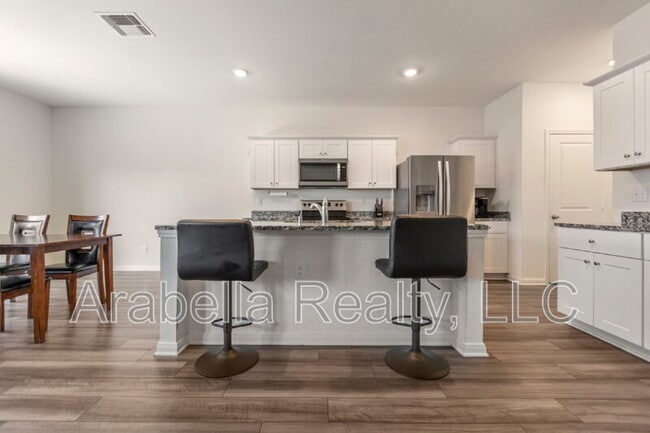 Building Photo - 5507 Finch Cyn