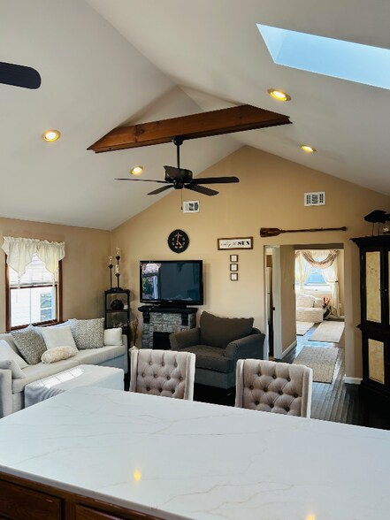 Building Photo - 95 S Ward Ave