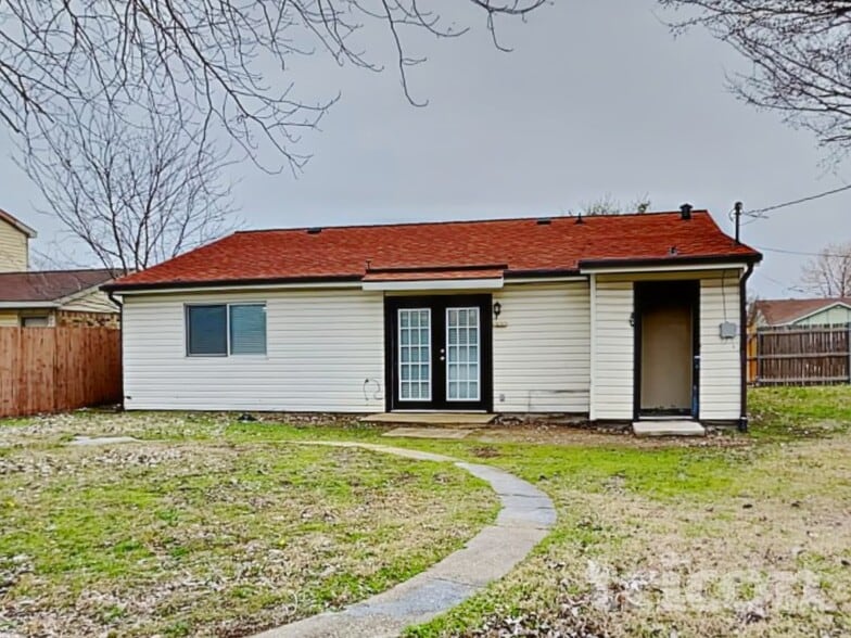 Building Photo - 418 David Dr