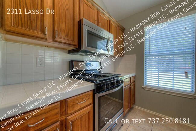 Building Photo - 2311 Lasso Dr