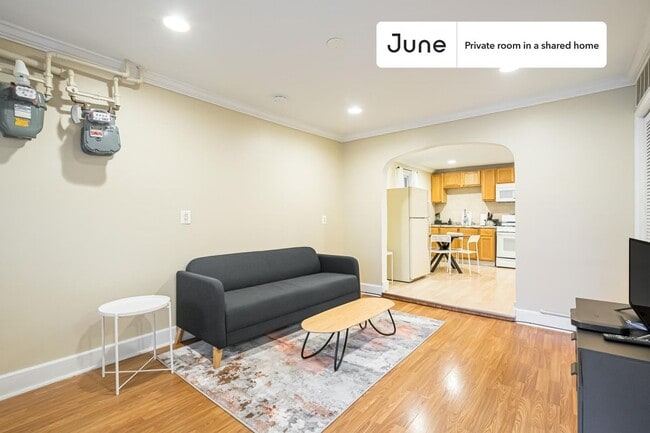 Building Photo - Room in Shared 3 bed/1 bath home