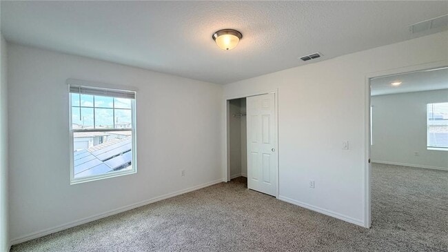 Building Photo - 1346 Current Pl
