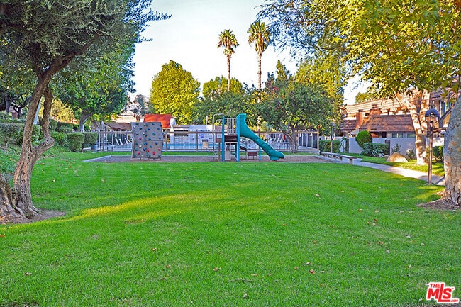 Building Photo - 10051 Valley Circle Blvd