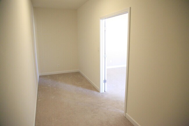 Building Photo - Perfect 4bd/2.5bth home in desirable Millb...