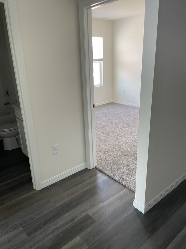 Building Photo - 1005 Ellerston St