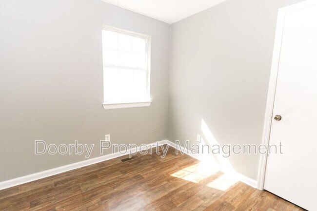 Building Photo - 2712 N Orchard Knob Ave