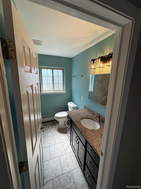 Building Photo - 454 Romeo Rd