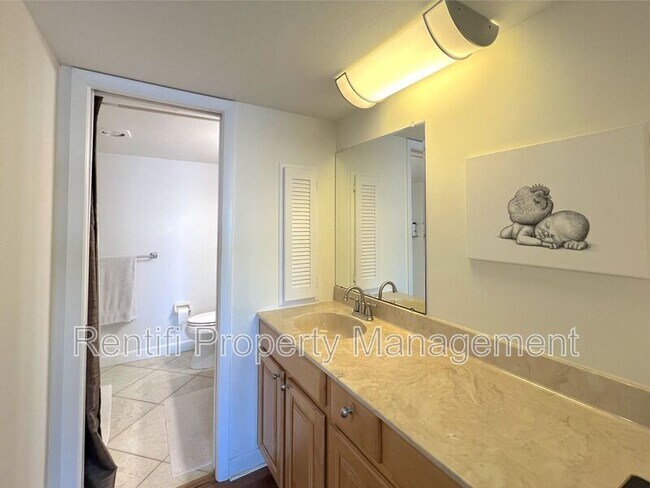 Building Photo - 2711 First Street