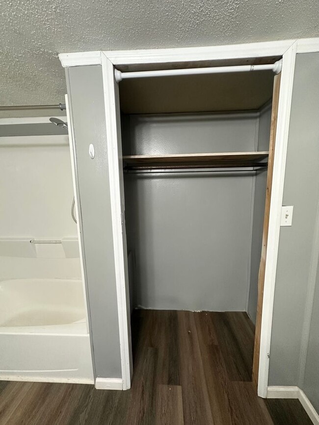 Building Photo - Adorable 2 Bed/ 1 Bath Home in Republic, MO!