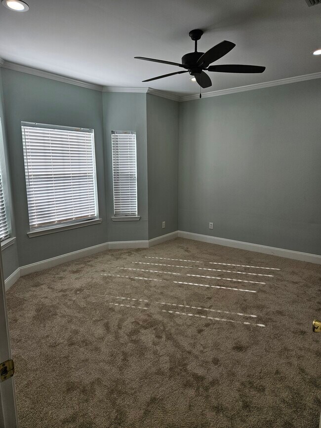 Building Photo - 102 Courthouse Dr