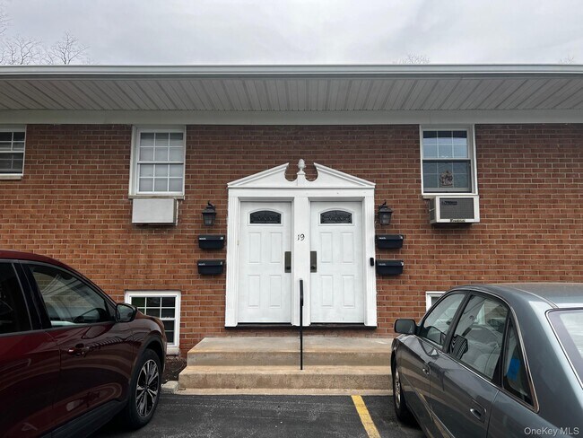 Building Photo - 19 Alpine Dr