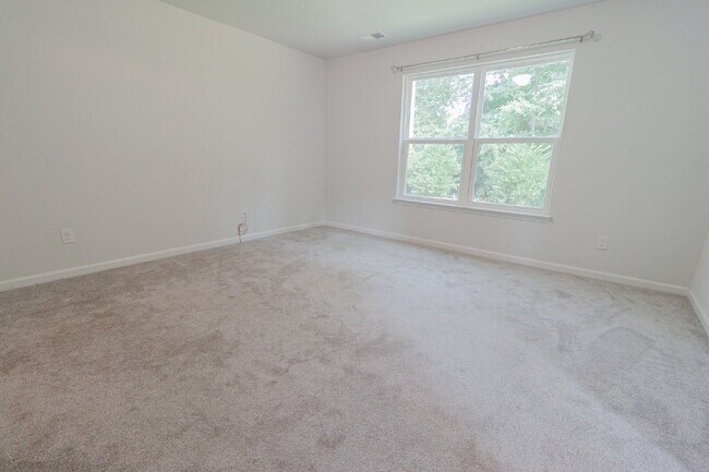 Building Photo - Cozy 3 Bedroom Home with Covered Patio