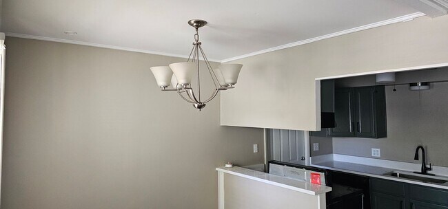 Building Photo - COMING SOON!! Available Soon in SF KCMO