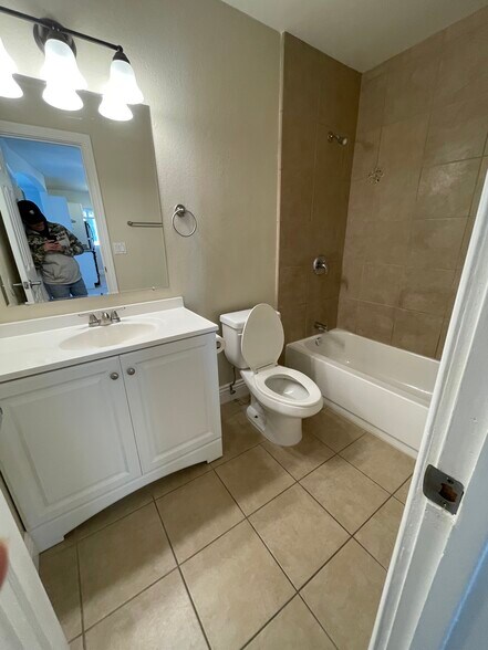 Bathroom - 1472 Iris Ave
