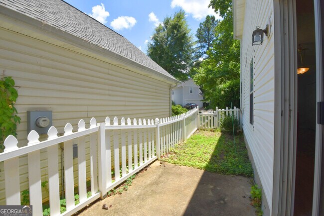 Building Photo - 147 S Fairfield Dr