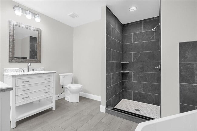 Building Photo - 5808 Parkview Point Dr