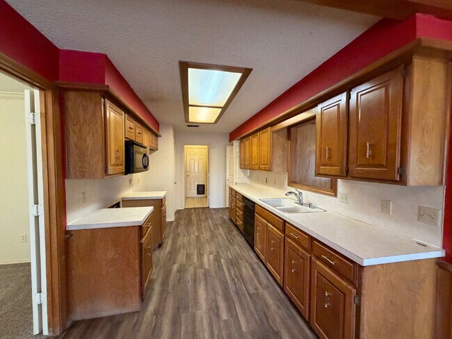 Building Photo - Beautiful 3-Bedroom Home in Quiet Neighborhood!