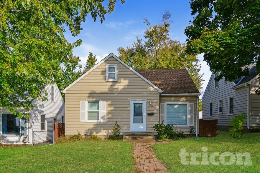 Primary Photo - 2833 Louisiana Ave S