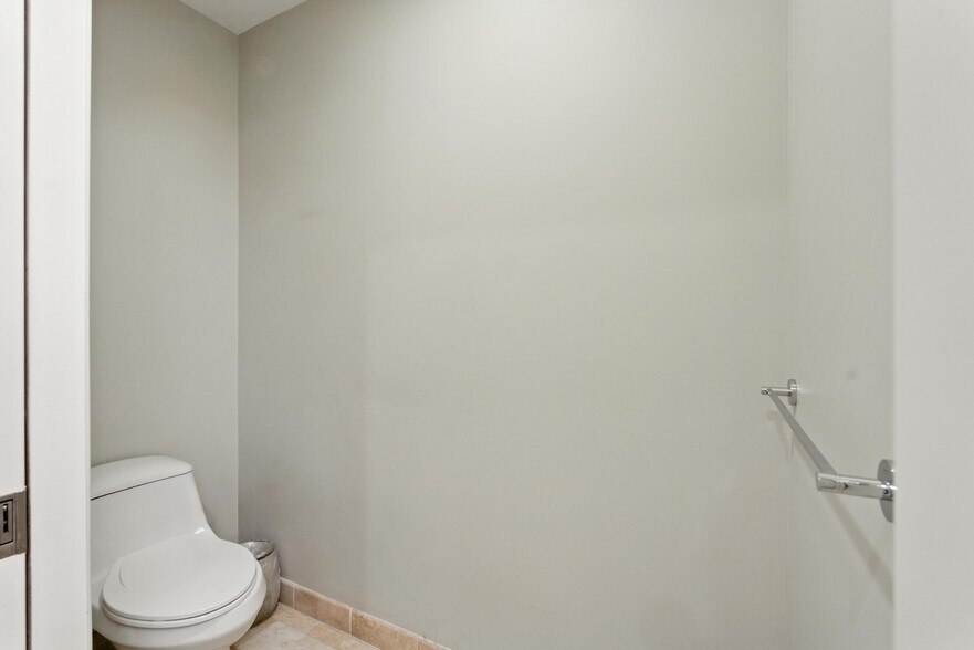Building Photo - 403 Caruso Ave