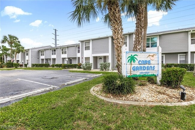 Building Photo - 4641 SW Santa Barbara Pl