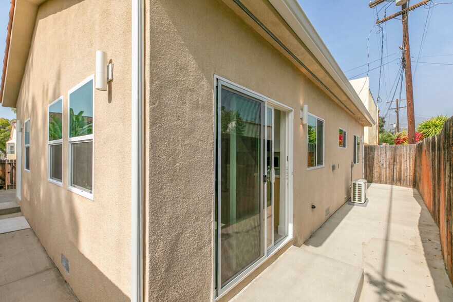 Building Photo - 914 Geneva St