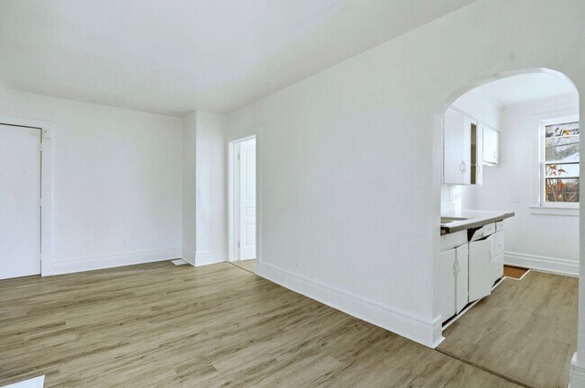 Building Photo - 2323 S Washington Ave