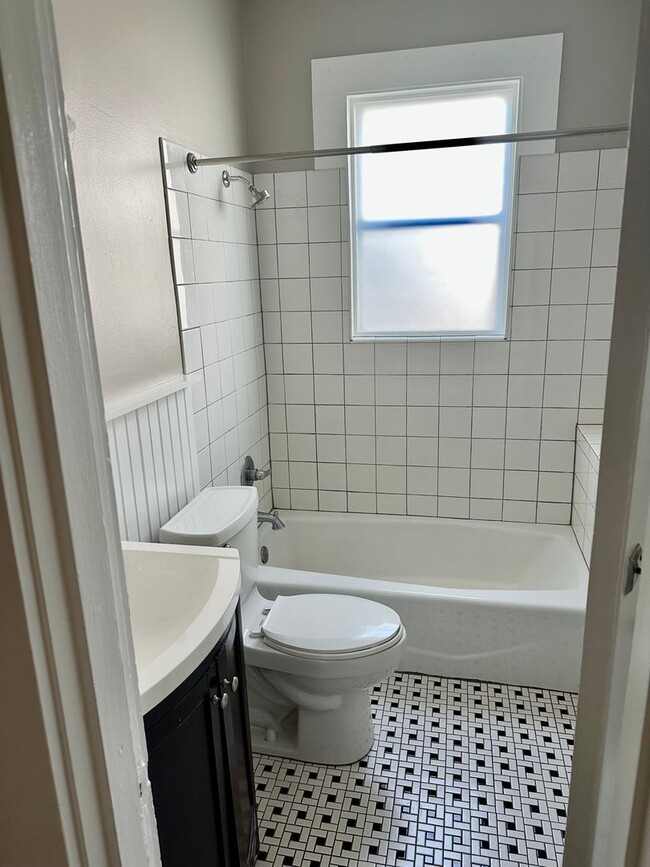 Building Photo - Charming 2 Bedroom for Rent - Birmingham, AL