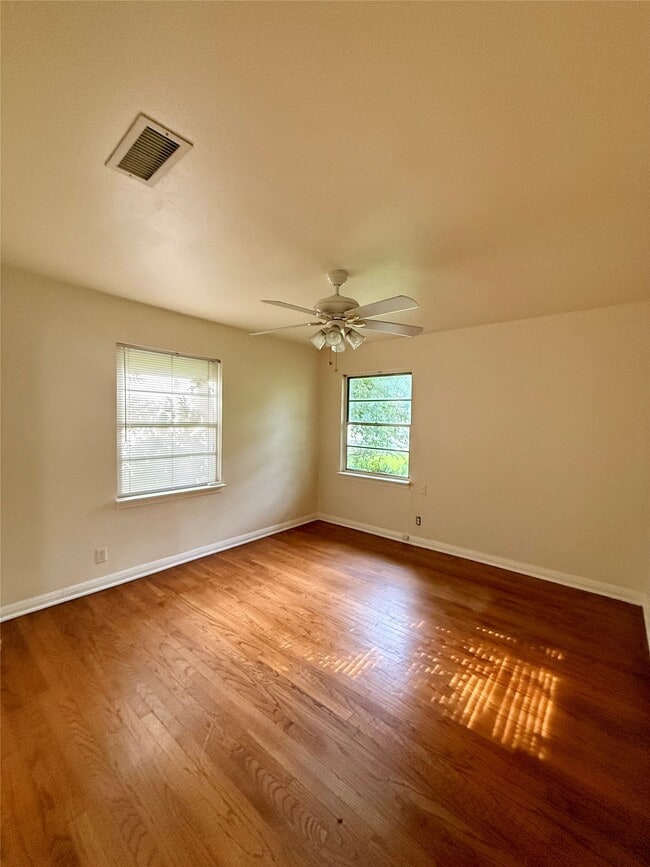 Building Photo - 7018 Alder Dr