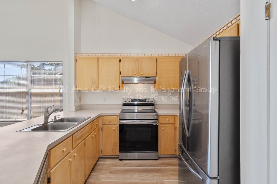 Building Photo - 510 Woodland Park Cir